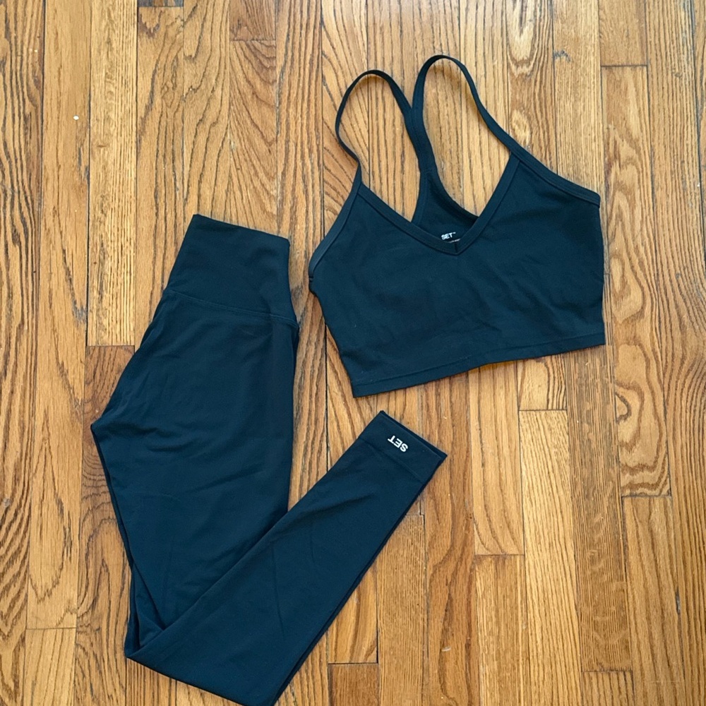 SET sport body leggings and top